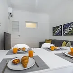 Whome Hideaway Family #2 *